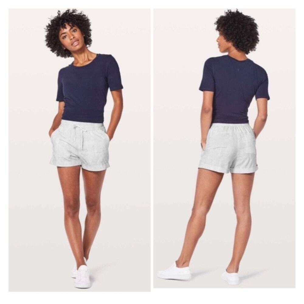 Lululemon Women's Spring Break Away 4-way Stretch 3" Shorts Size 4